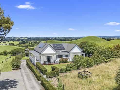 79 Lincoln Road East, Inglewood