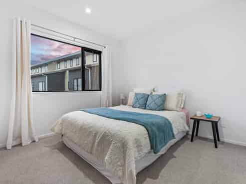 37 Eileen Newey Place, Henderson