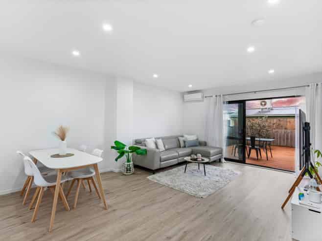 37 Eileen Newey Place, Henderson