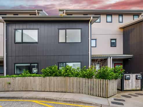 37 Eileen Newey Place, Henderson