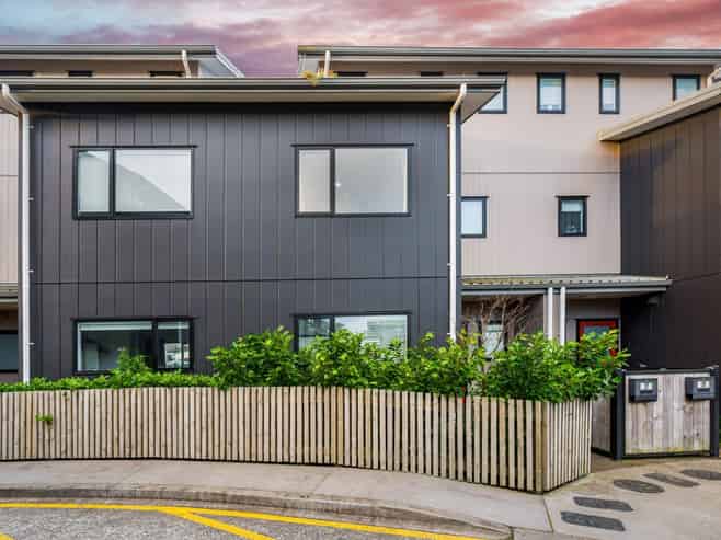 37 Eileen Newey Place, Henderson