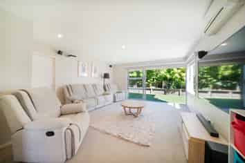 27A Comber Place, Johnsonville