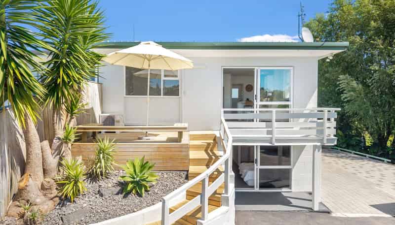 9c Jonathon Street, Brookfield