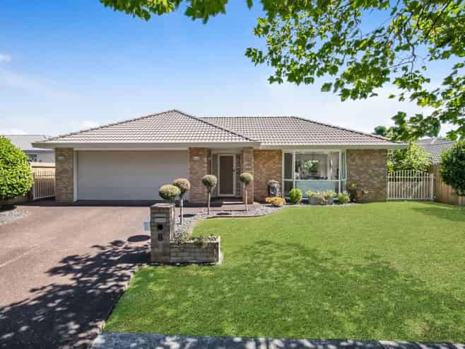 8 Lushington Place, Huntington Park