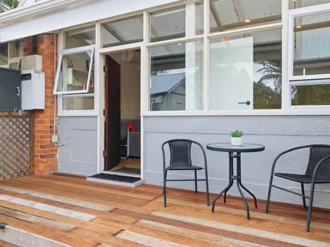 3/9 August Place, Greenlane