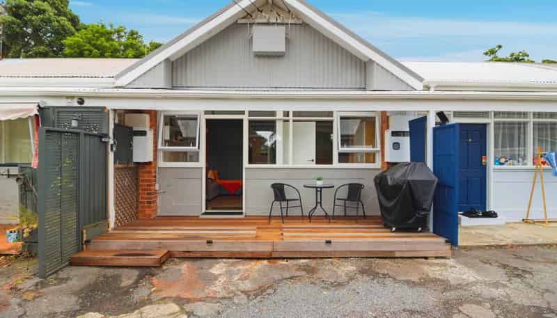 3/9 August Place, Greenlane