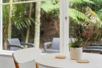 160 Laingholm Drive, Laingholm