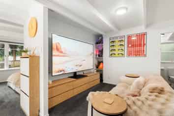 160 Laingholm Drive, Laingholm