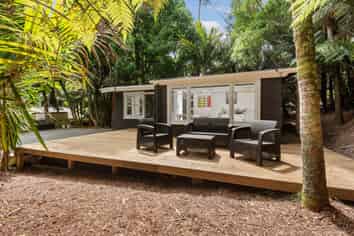 160 Laingholm Drive, Laingholm