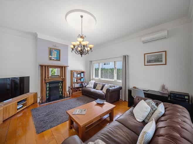 17 St Andrews Road, Epsom