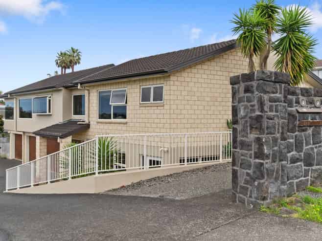 283 Hillsborough Road, Hillsborough