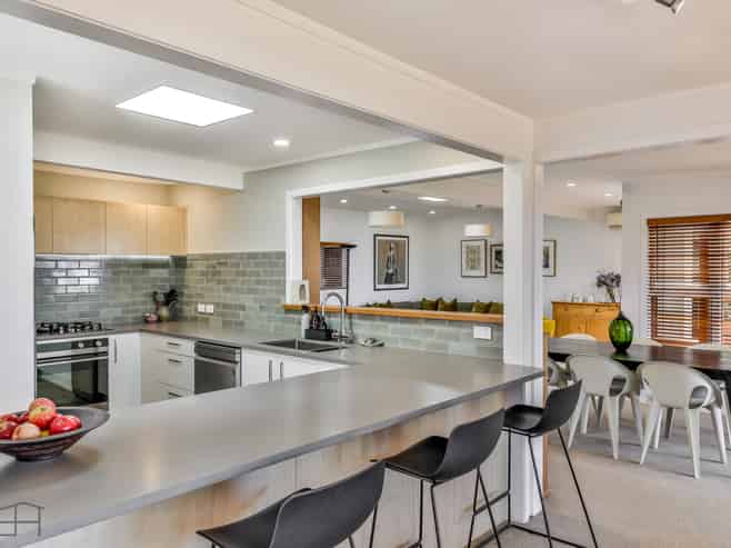 13 Takahe Road, Titirangi