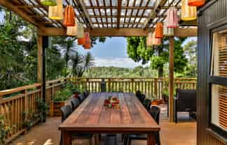 13 Takahe Road, Titirangi