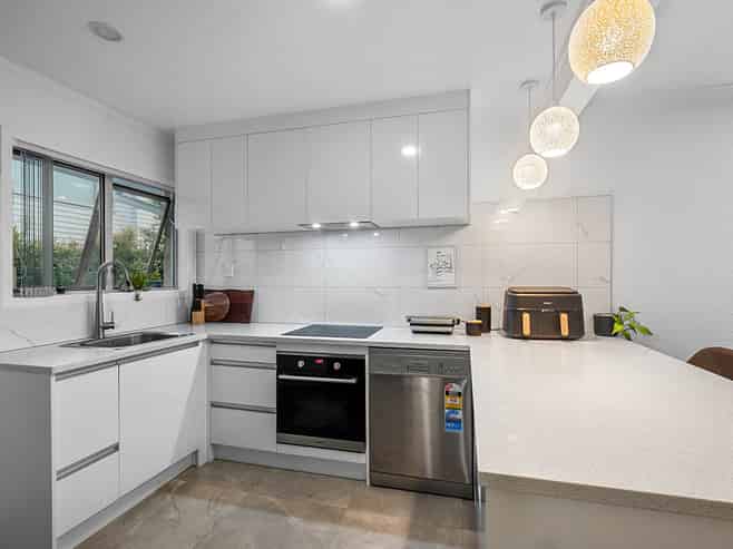 2/38 Corunna Road, Milford