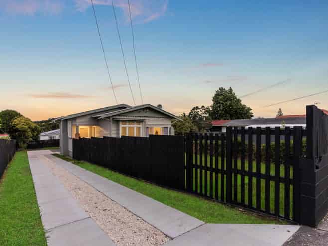 1584 Great North Road, Waterview