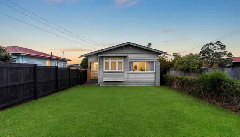 1584 Great North Road, Waterview