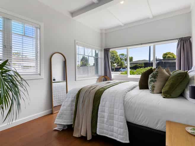 1584 Great North Road, Waterview