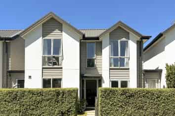 7 Yew Tree Lane, Middleton