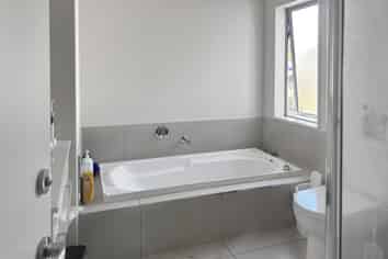 7 Yew Tree Lane, Middleton