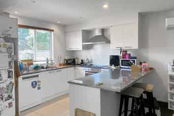 7 Yew Tree Lane, Middleton