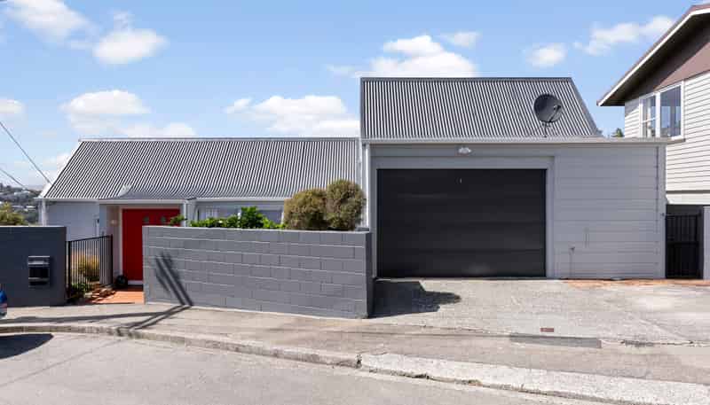 8 Preston Way, Ngaio