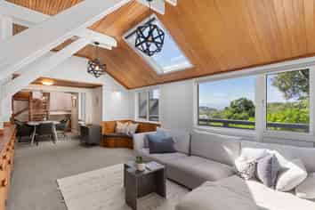 8 Preston Way, Ngaio