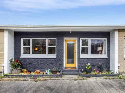 2/95A Freyberg Street, Lyall Bay