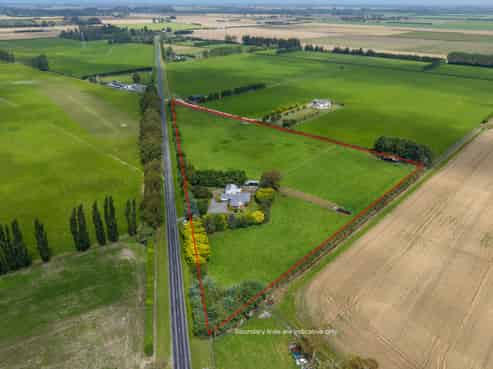 310 Longbeach Road, Willowby