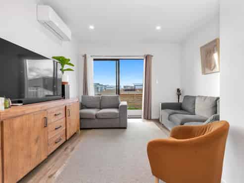 48 Parahau Road, Papakura