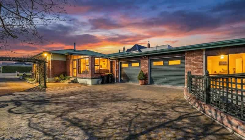 442 Queens Drive, WINDSOR