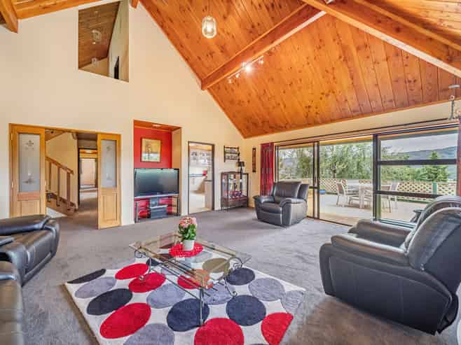 10 Plantagenet Grove, Kingsley Heights