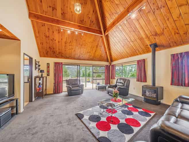 10 Plantagenet Grove, Kingsley Heights