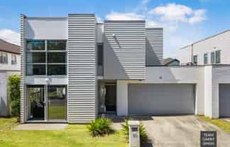 30 Phar Lap Crescent, Takanini