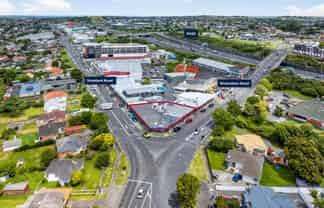 Prime corner | strong income, future upside