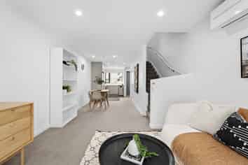 2/170 Fraser Avenue, Johnsonville