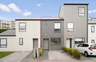 2/170 Fraser Avenue, Johnsonville