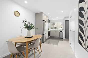 2/170 Fraser Avenue, Johnsonville