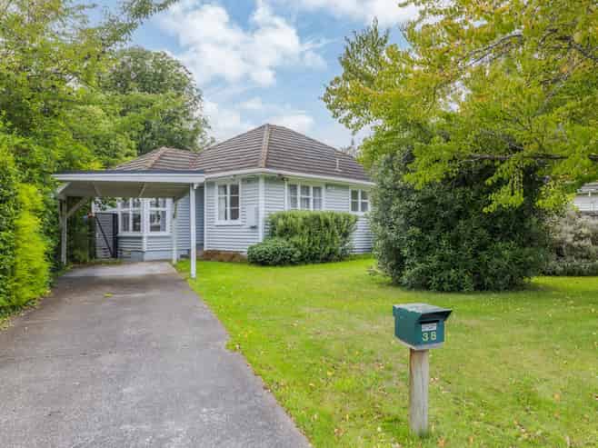 38 Hollyford Avenue, Bryndwr