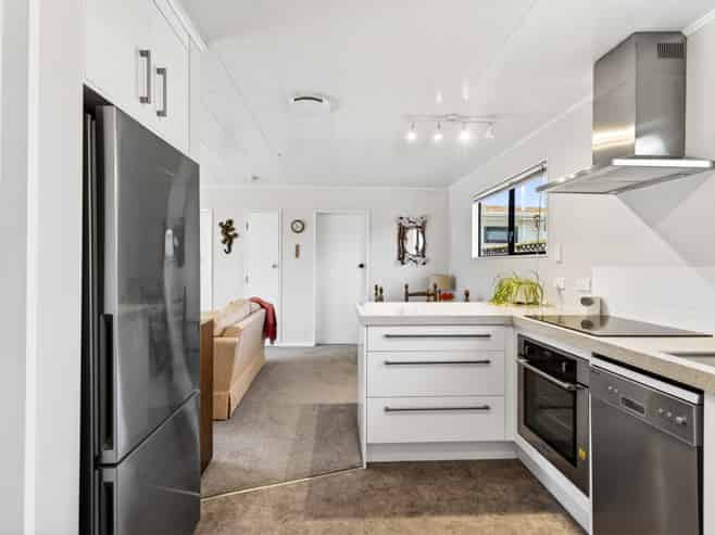 2/283 Westminster Avenue, Tamatea