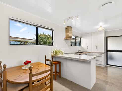 2/283 Westminster Avenue, Tamatea