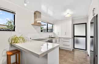 2/283 Westminster Avenue, Tamatea