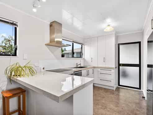 2/283 Westminster Avenue, Tamatea