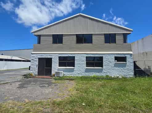 Versatile Workshop & Office Space