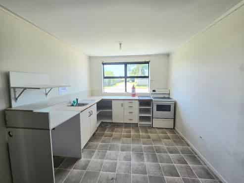 Versatile Workshop & Office Space