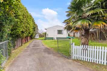 2/32 Maplesden Drive, Clendon Park