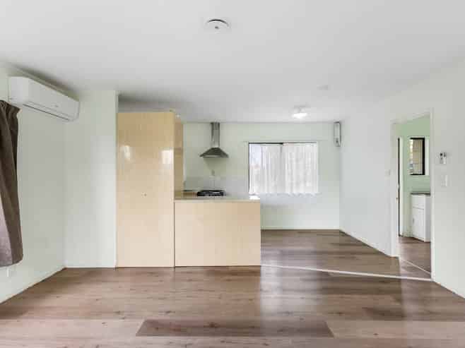 2/32 Maplesden Drive, Clendon Park