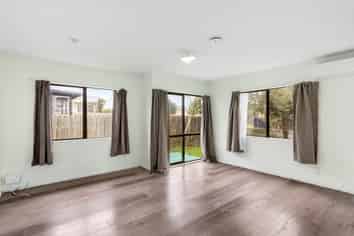 2/32 Maplesden Drive, Clendon Park