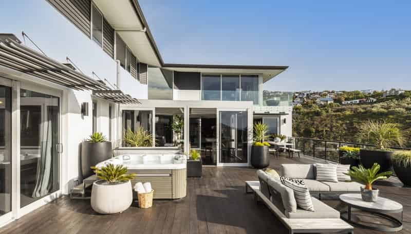 15 Omeo Crescent, Redcliffs