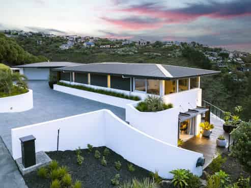 15 Omeo Crescent, Redcliffs