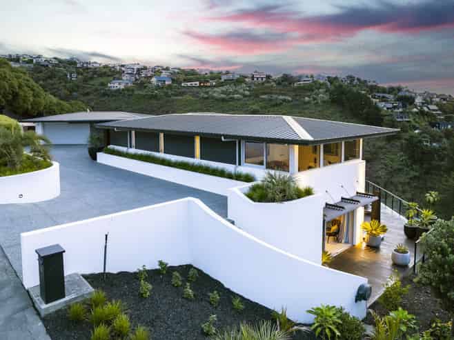 15 Omeo Crescent, Redcliffs